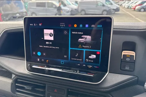 CX74ZDZ Volkswagen Crafter 2.0 TDI CR35 Commerce FWD MWB High Roof Euro 6 (s/s) 5dr Thumbnail #33