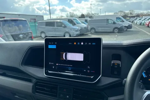 CX74ZJU Volkswagen Crafter 2.0 TDI CR35 Commerce Plus FWD MWB High Roof Euro 6 (s/s) 5dr Thumbnail #39