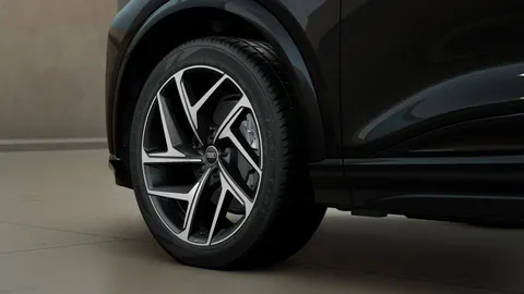 Audi Q6 E-Tron 100kWh Black Edition Auto quattro 5dr Thumbnail #4