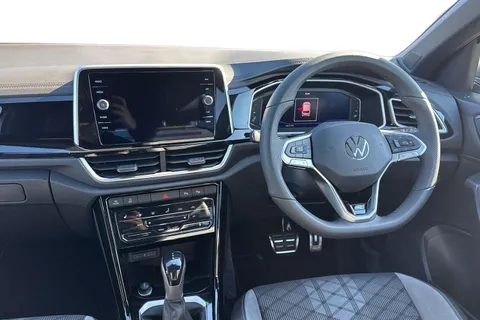 18 of 49 for Volkswagen T-Roc 2.0 TDI 150 EVO R-Line 5dr DSG **REVERSING CAMERA**