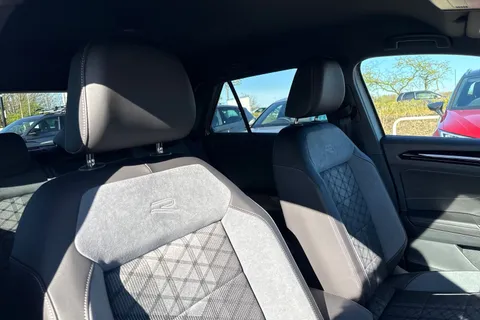 24 of 49 for Volkswagen T-Roc 2.0 TDI 150 EVO R-Line 5dr DSG **REVERSING CAMERA**