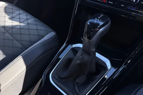 39 of 49 for Volkswagen T-Roc 2.0 TDI 150 EVO R-Line 5dr DSG **REVERSING CAMERA**