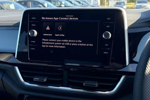 41 of 49 for Volkswagen T-Roc 2.0 TDI 150 EVO R-Line 5dr DSG **REVERSING CAMERA**