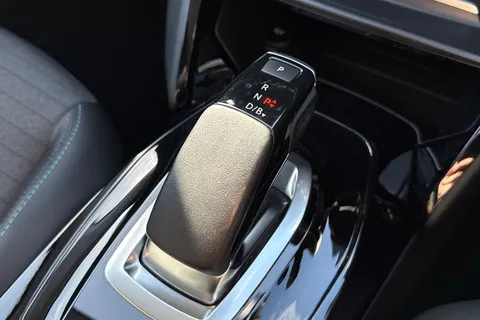NV71KUG PEUGEOT e-208 50kWh Allure Premium Auto 5dr Thumbnail #24