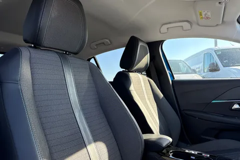 NV71KUG PEUGEOT e-208 50kWh Allure Premium Auto 5dr Thumbnail #25