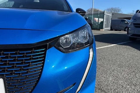 NV71KUG PEUGEOT e-208 50kWh Allure Premium Auto 5dr Thumbnail #30