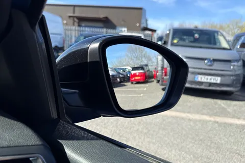 NV71KUG PEUGEOT e-208 50kWh Allure Premium Auto 5dr Thumbnail #36