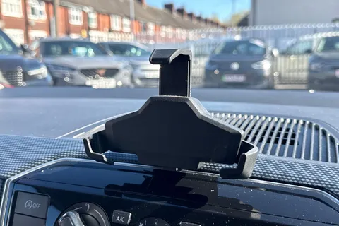 MC19OVR Volkswagen Up! 1.0 Move up! Euro 6 (s/s) 5dr Thumbnail #30