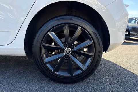 DE67DHX Škoda Fabia 1.0 TSI Colour Edition Euro 6 (s/s) 5dr Thumbnail #6