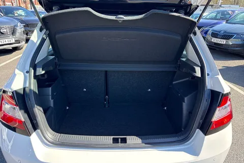 DE67DHX Škoda Fabia 1.0 TSI Colour Edition Euro 6 (s/s) 5dr Thumbnail #9