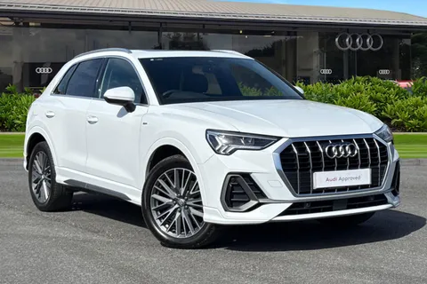 DG19YWB Audi Q3 S line 40 TFSI quattro 190 PS S tronic Thumbnail #1
