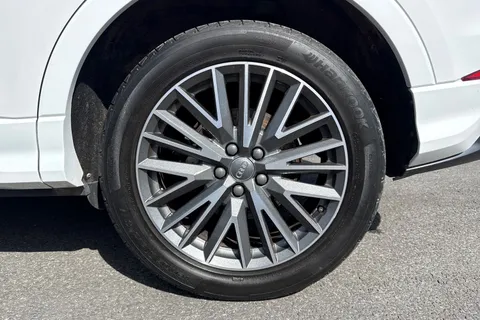 DG19YWB Audi Q3 S line 40 TFSI quattro 190 PS S tronic Thumbnail #12