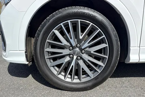 DG19YWB Audi Q3 S line 40 TFSI quattro 190 PS S tronic Thumbnail #13