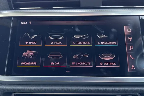 DG19YWB Audi Q3 S line 40 TFSI quattro 190 PS S tronic Thumbnail #17