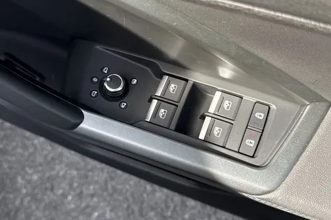 DG19YWB Audi Q3 S line 40 TFSI quattro 190 PS S tronic Thumbnail #21