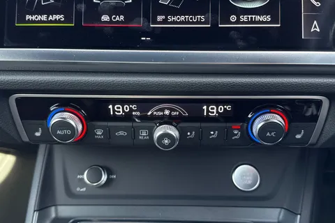 DG19YWB Audi Q3 S line 40 TFSI quattro 190 PS S tronic Thumbnail #22