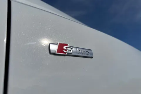 DG19YWB Audi Q3 S line 40 TFSI quattro 190 PS S tronic Thumbnail #31