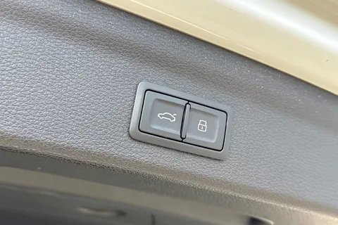 DG19YWB Audi Q3 S line 40 TFSI quattro 190 PS S tronic Thumbnail #40