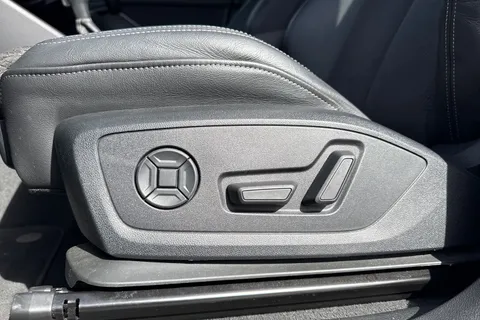 DG19YWB Audi Q3 S line 40 TFSI quattro 190 PS S tronic Thumbnail #42