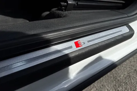 DG19YWB Audi Q3 S line 40 TFSI quattro 190 PS S tronic Thumbnail #43