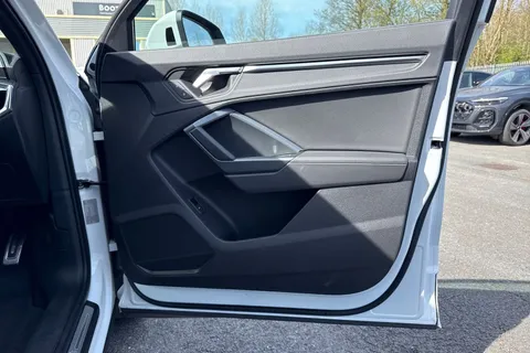 DG19YWB Audi Q3 S line 40 TFSI quattro 190 PS S tronic Thumbnail #44