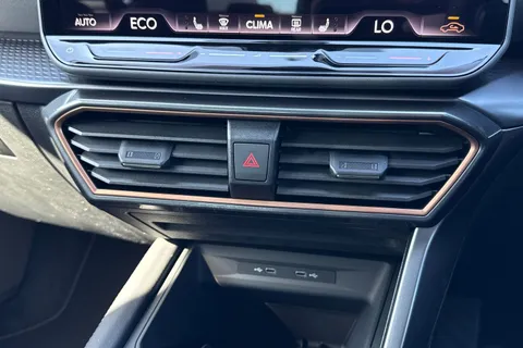 DH25HWB CUPRA Formentor 1.5 eHybrid 25.8kWh V2 DSG Euro 6 (s/s) 5dr Thumbnail #21