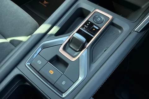 DH25HWB CUPRA Formentor 1.5 eHybrid 25.8kWh V2 DSG Euro 6 (s/s) 5dr Thumbnail #22