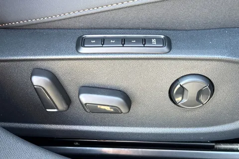 DH25HWB CUPRA Formentor 1.5 eHybrid 25.8kWh V2 DSG Euro 6 (s/s) 5dr Thumbnail #30