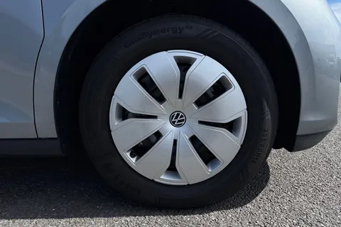 DG26XOJ Volkswagen ID. Buzz Cargo Commerce SWB 286 PS 77 kWh - Delivery Mileage Thumbnail #10