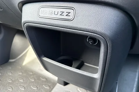 DG26XOJ Volkswagen ID. Buzz Cargo Commerce SWB 286 PS 77 kWh - Delivery Mileage Thumbnail #23