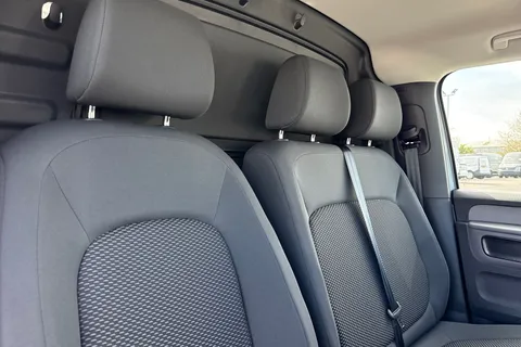 DG26XOJ Volkswagen ID. Buzz Cargo Commerce SWB 286 PS 77 kWh - Delivery Mileage Thumbnail #24