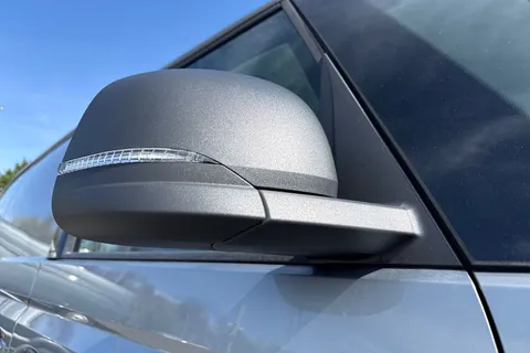 DG26XOJ Volkswagen ID. Buzz Cargo Commerce SWB 286 PS 77 kWh - Delivery Mileage Thumbnail #26