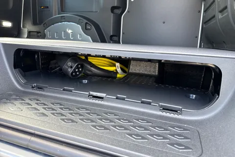 DG26XOJ Volkswagen ID. Buzz Cargo Commerce SWB 286 PS 77 kWh - Delivery Mileage Thumbnail #31