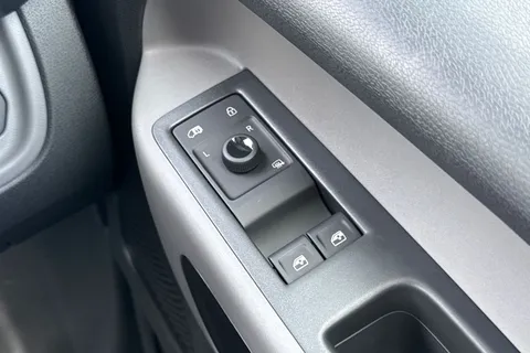 DG26XOJ Volkswagen ID. Buzz Cargo Commerce SWB 286 PS 77 kWh - Delivery Mileage Thumbnail #34