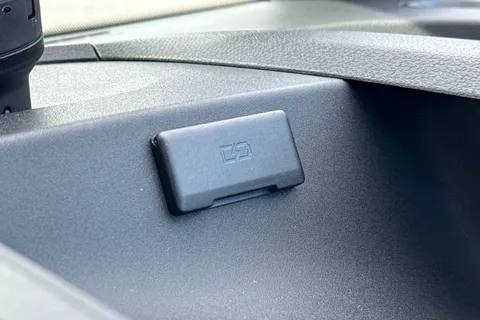 DG26XOJ Volkswagen ID. Buzz Cargo Commerce SWB 286 PS 77 kWh - Delivery Mileage Thumbnail #45