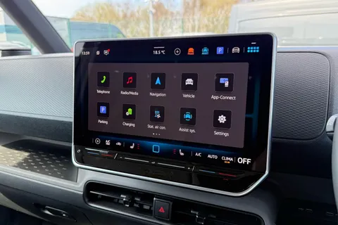 DG26XOJ Volkswagen ID. Buzz Cargo Commerce SWB 286 PS 77 kWh - Delivery Mileage Thumbnail #46