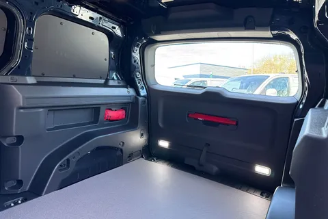 DE26NRK Volkswagen ID. Buzz Cargo Commerce SWB 286 PS 77 kWh - Delivery Mileage Thumbnail #19