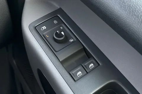 DE26NRK Volkswagen ID. Buzz Cargo Commerce SWB 286 PS 77 kWh - Delivery Mileage Thumbnail #38