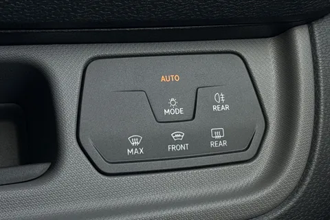 DE26NRK Volkswagen ID. Buzz Cargo Commerce SWB 286 PS 77 kWh - Delivery Mileage Thumbnail #39