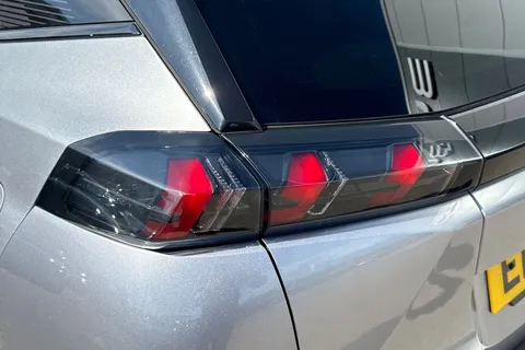 EK23GPJ PEUGEOT 2008 1.2 PureTech GT EAT Euro 6 (s/s) 5dr Thumbnail #9