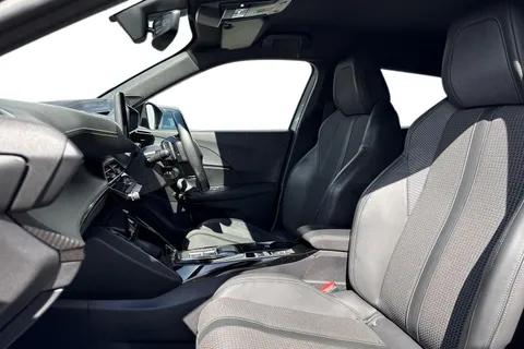 EK23GPJ PEUGEOT 2008 1.2 PureTech GT EAT Euro 6 (s/s) 5dr Thumbnail #17
