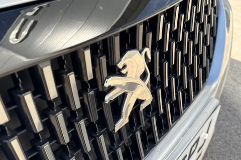 EK23GPJ PEUGEOT 2008 1.2 PureTech GT EAT Euro 6 (s/s) 5dr Thumbnail #27