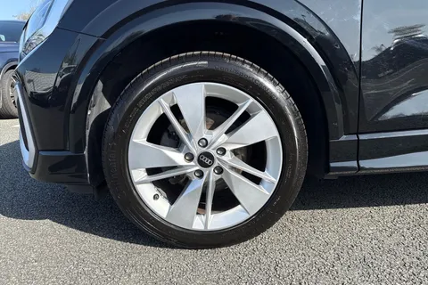 13 of 66 for Audi Q2 S line 35 TFSI 150 PS 6-speed