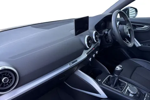 15 of 66 for Audi Q2 S line 35 TFSI 150 PS 6-speed