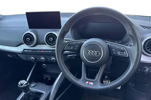 18 of 66 for Audi Q2 S line 35 TFSI 150 PS 6-speed