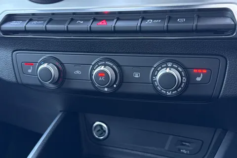 22 of 66 for Audi Q2 S line 35 TFSI 150 PS 6-speed