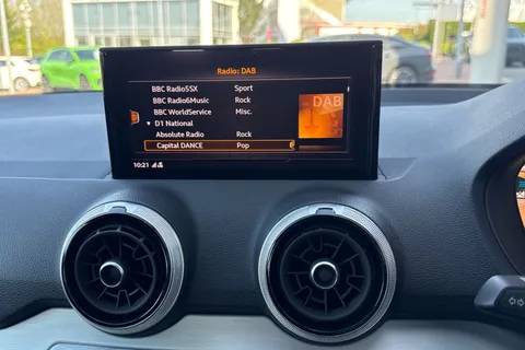 32 of 66 for Audi Q2 S line 35 TFSI 150 PS 6-speed