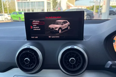 34 of 66 for Audi Q2 S line 35 TFSI 150 PS 6-speed