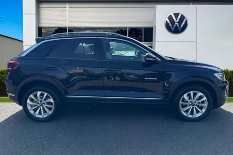GD25OVZ Volkswagen T-Roc 1.5 TSI Style 5dr Thumbnail #4