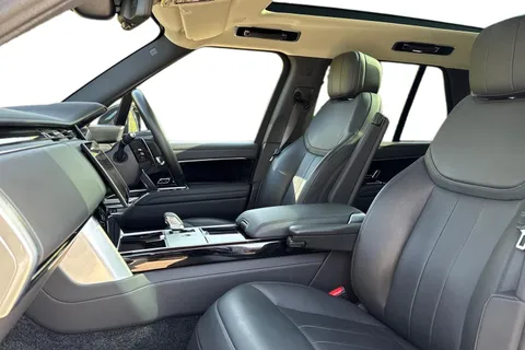 KO73RFL Land Rover Range Rover 3.0 D300 HSE 5dr Thumbnail #4